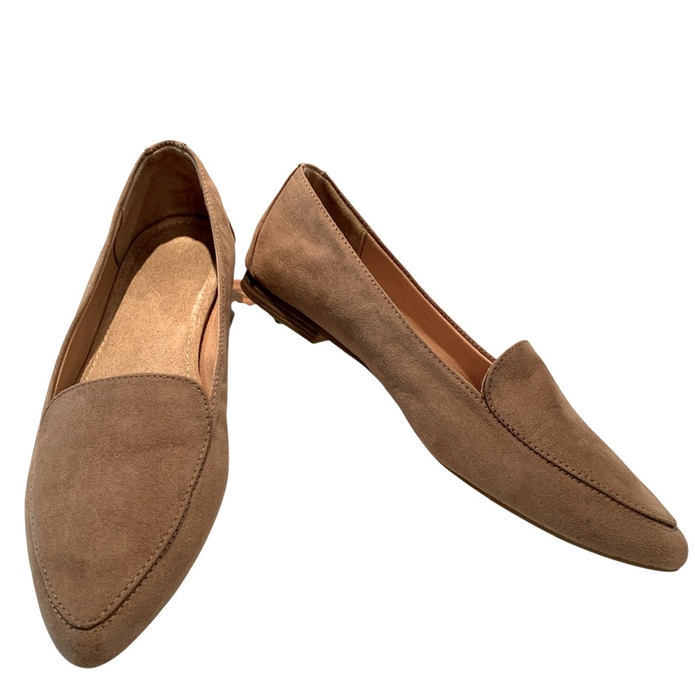 Old Navy Faux-Suede Pointy-Toe Flats Loafers Comfortable and Elegant Tan Size 8